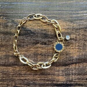 Elegant 18 Kt Gold Plated Chain Bracelet with Disc Accent